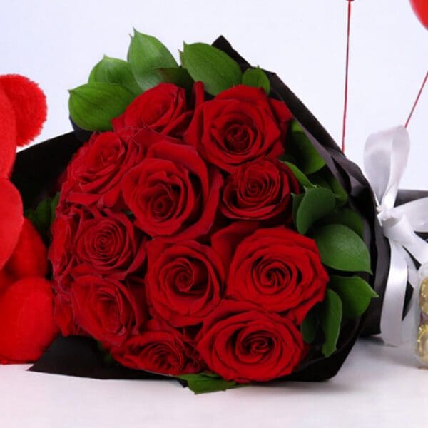 15-roses-valentine-combo-with-balloons_04