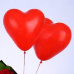 15-roses-valentine-combo-with-balloons_05