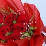 red-roses-bouquet-balloons-ferrero_04