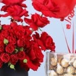 spray-roses-box-love-balloon-ferrero_2026_03