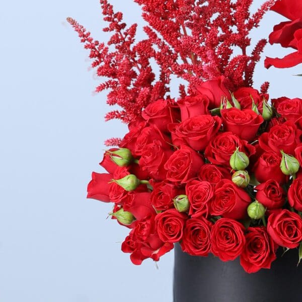 spray-roses-box-love-balloon-ferrero_2026_04