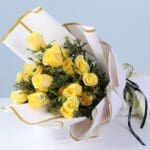 festive-yellow-rose-ferrero-gift-combo_02