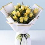 festive-yellow-rose-ferrero-gift-combo_03