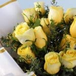 festive-yellow-rose-ferrero-gift-combo_05