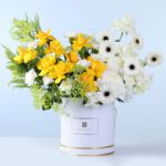 golden-white-bloom-arrangement-ferrero-24-pcs_02