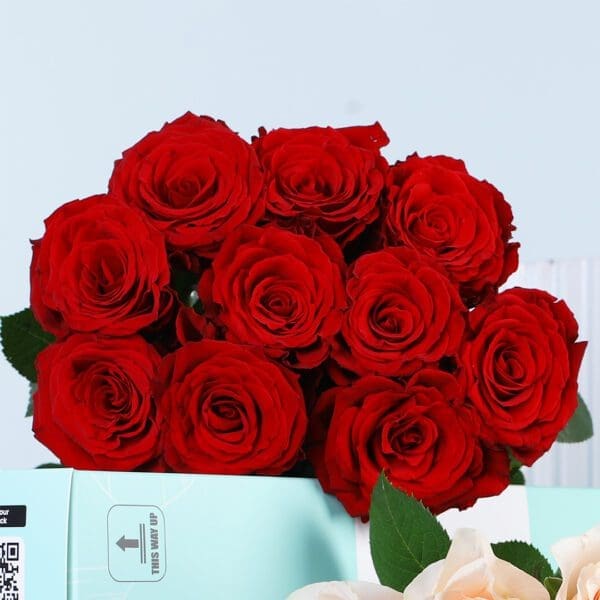 peach-and-red-roses-bunch_03