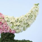 pink-white-rose-crescent-floral-arrangement_04