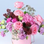 premium-pastel-bloom-box-with-lindt-chocolate-box_04