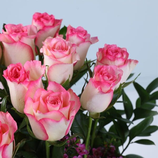 rosy-charm-floral-box-with-ferrero-rocher-24-pcs_04