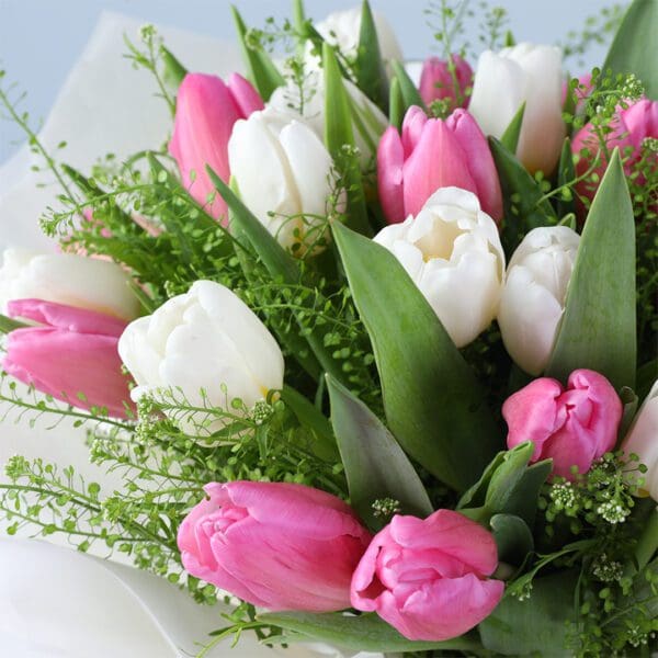 sweet-bloom-indulgence-box-tulips-ferrero_04