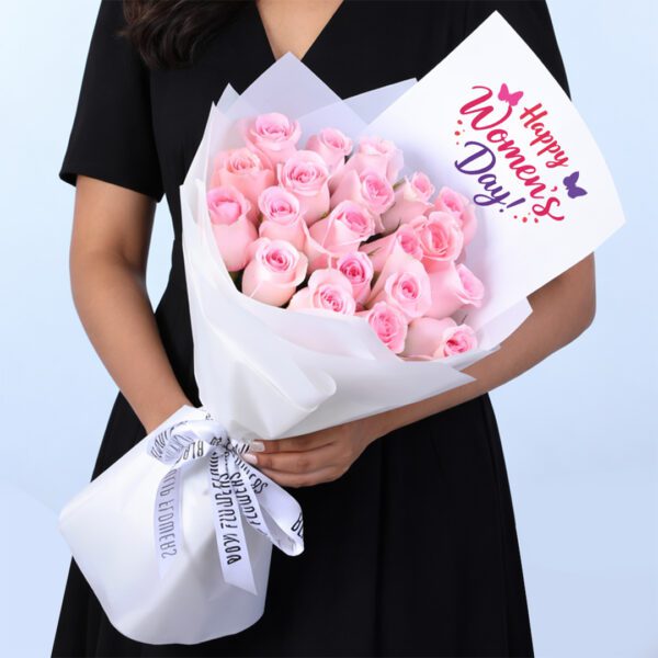 Elegant bouquet of light pink roses arranged for romantic flower gifting