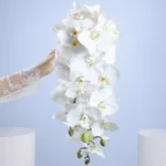 classic-ivory-wedding-blooms