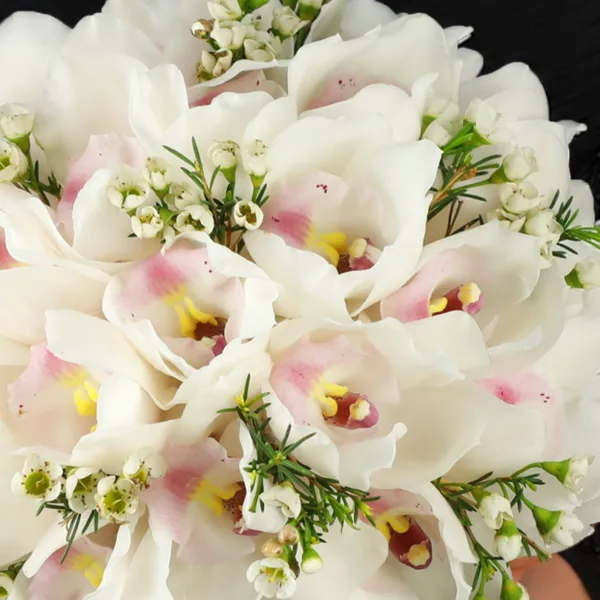 timeless-orchid-wedding-bouquet_03
